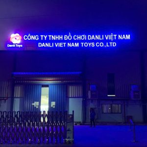 Lên hình siêu phẩm công ty đồ chơi danli Vietnam bộ chữ alu led kín mặt